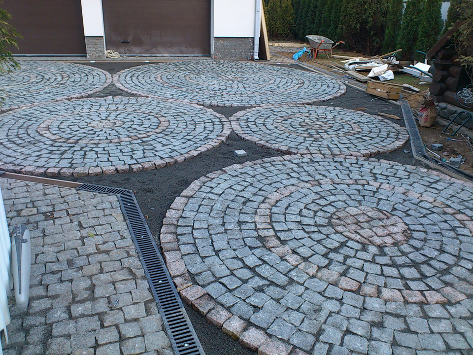 Колотая гранитная брусчатка 10х10х5 см от ГранВудСтрой