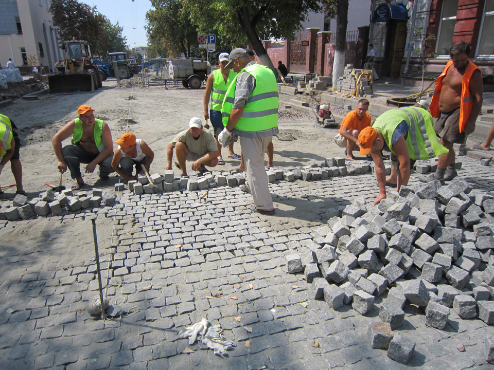 Колотая гранитная брусчатка 10х10х10 см от ГранВудСтрой