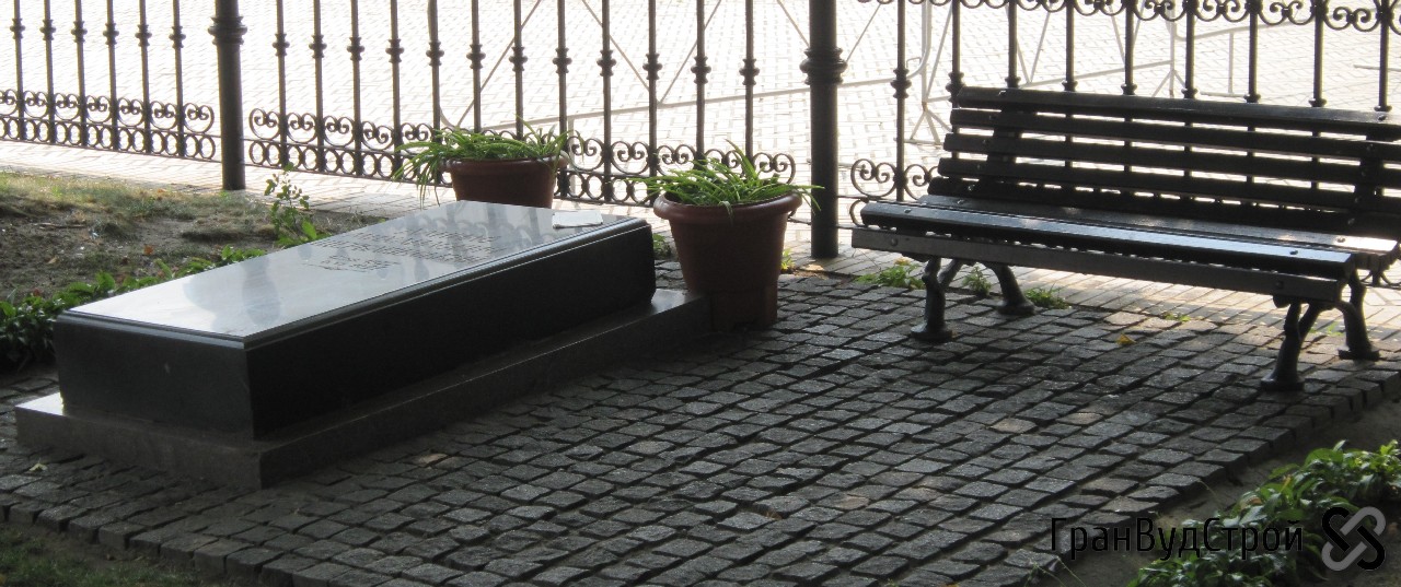 Гранитная брусчатка для мест захоронения от ГранВудСтрой